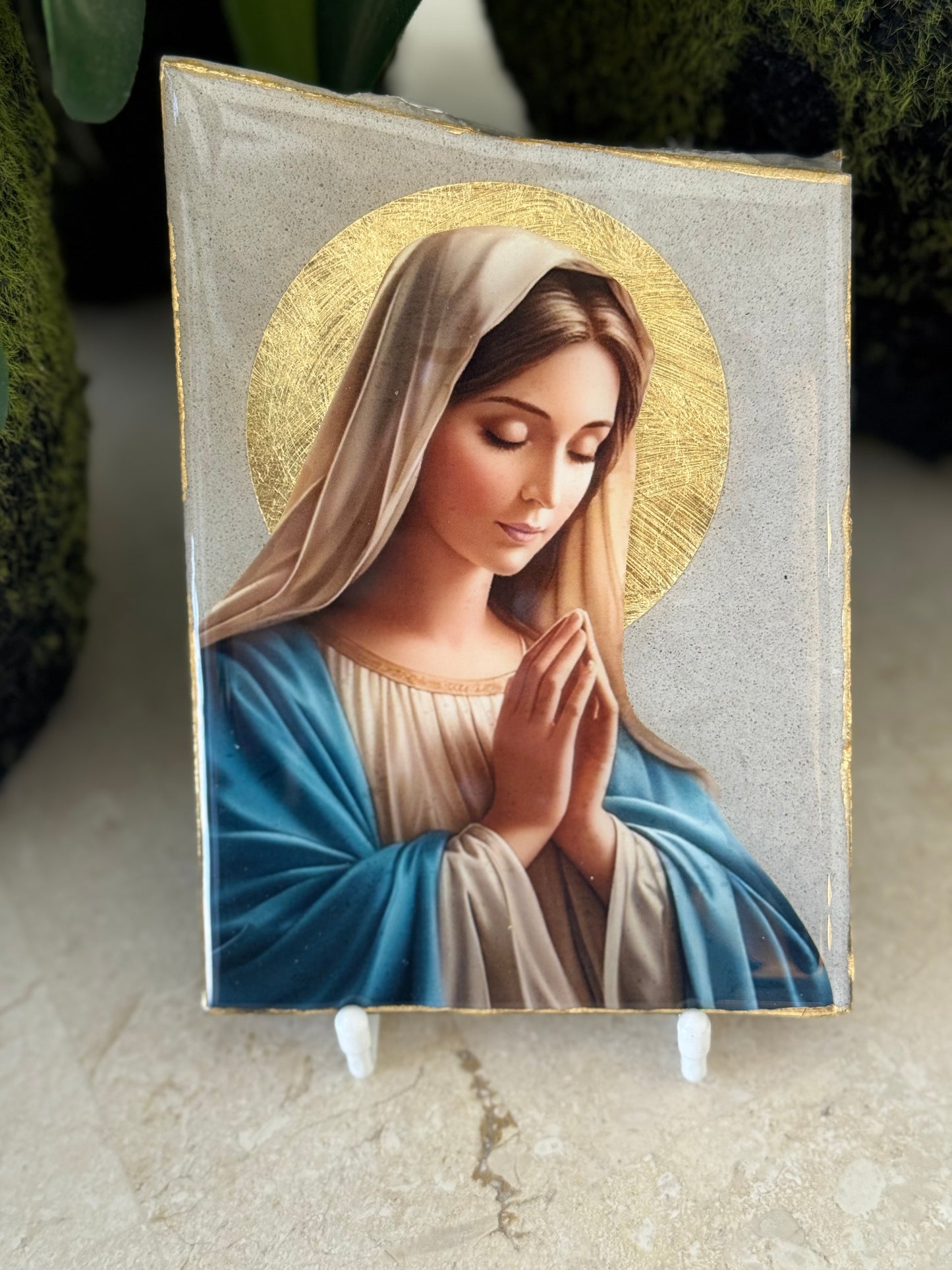 Mary in Blue Praying